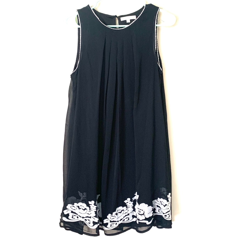 Hailey Lyn Black and white floral dress